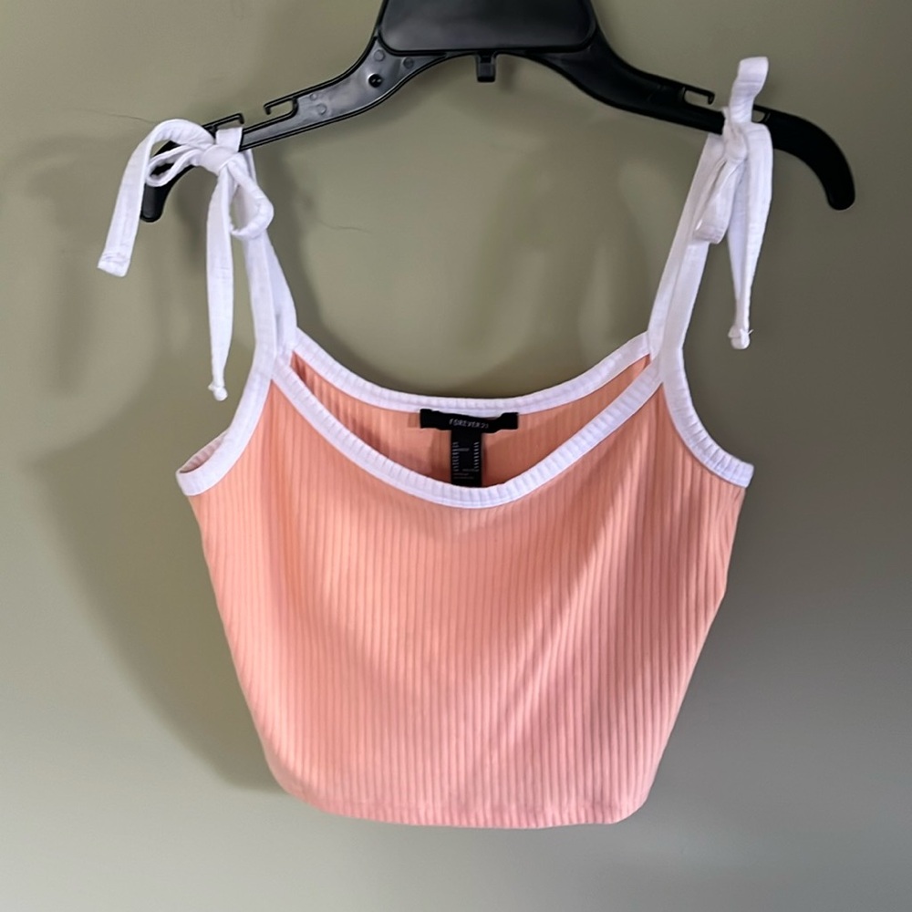 Forever 21 Peach with White Outline Spaghetti Strap Crop Tie Top. Size M.